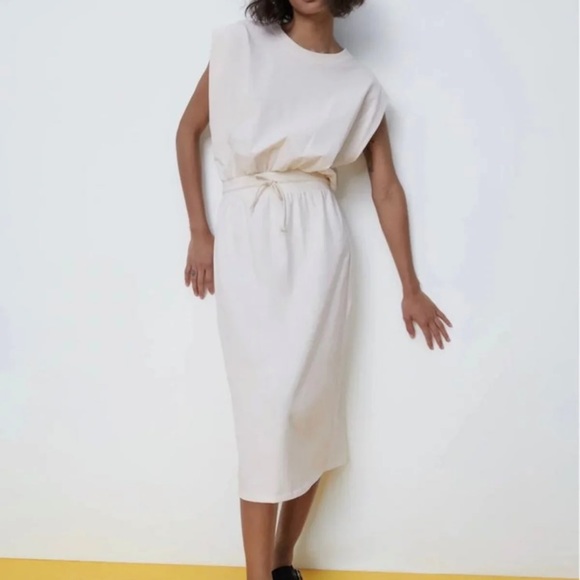 Zara Cotton Dress - Picture 2 of 10